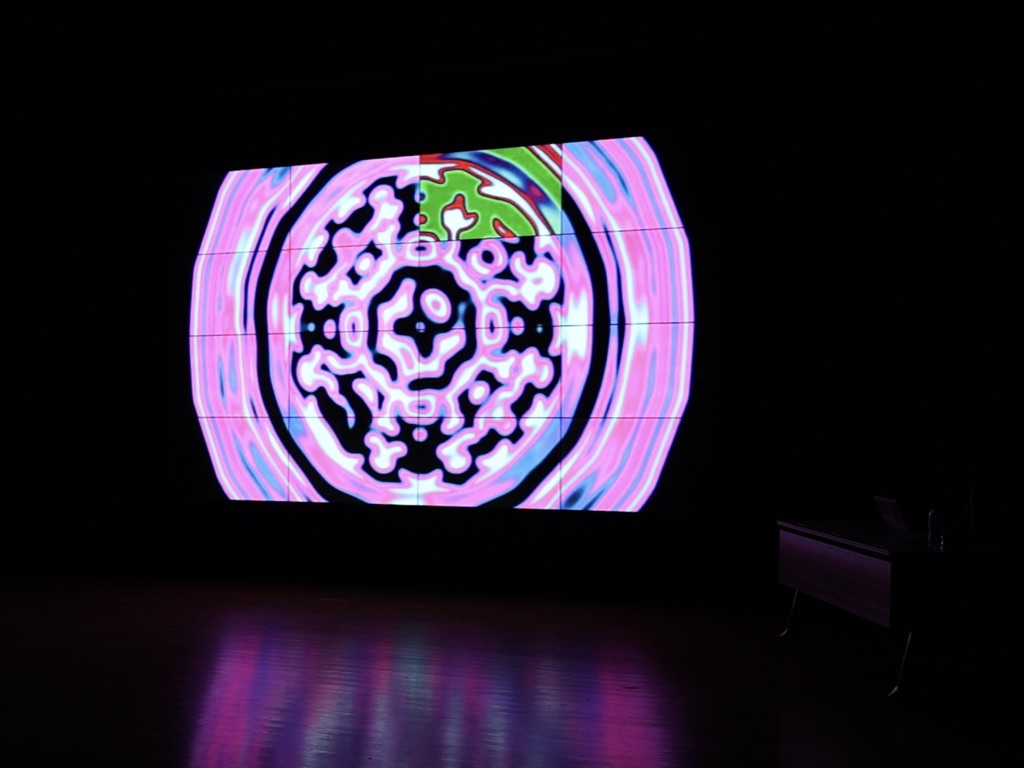 Audio-Visual for Reaction-Diffusion のスクリーンショット